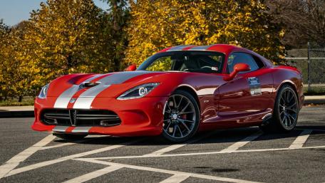Dodge Viper Roars with Power and Style wallpaper