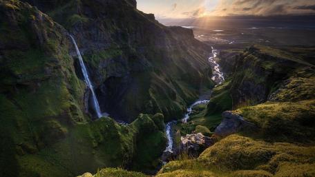 Majestic Beauty of Múlagljúfur Canyon Iceland wallpaper