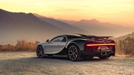 Bugatti Chiron Elegance at Sunset wallpaper
