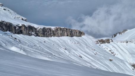 Winter Majesty in the Snowy Alps wallpaper