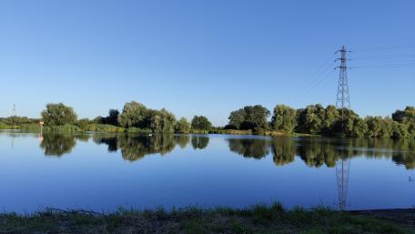 The Moselle photographed from the cycle path wallpaper