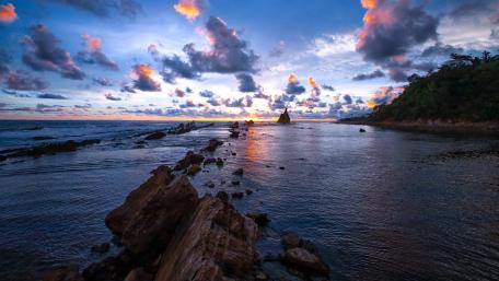 Sunset Serenity over the Indian Ocean in Java wallpaper