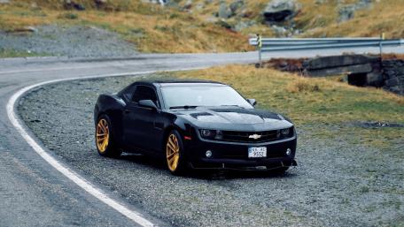 Chevrolet Camaro on Scenic Mountain Drive wallpaper