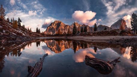 Serene Reflections at Lago Limedes in the Dolomites wallpaper