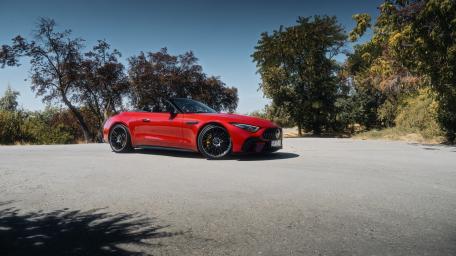 Sleek Power Redefined in the Mercedes-AMG SL 63 Roadster wallpaper