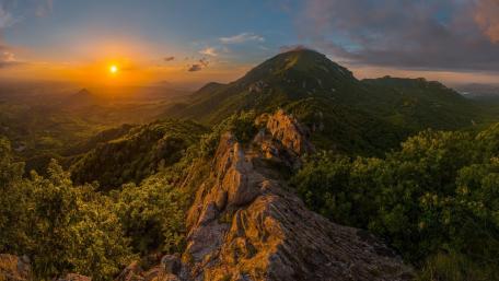 Mount Beshtau at Sunset Serenity in Stavropol Krai wallpaper