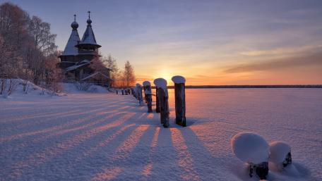 Winter Tranquility on Kizhi Island wallpaper