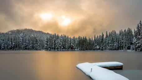 Serene Winter Landscape at Dawn wallpaper