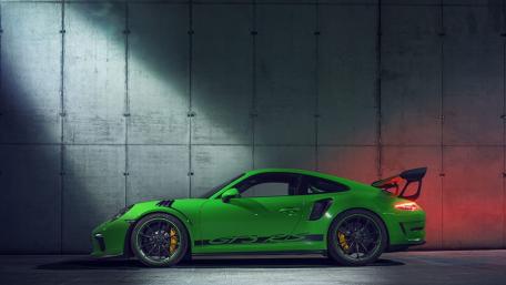 Porsche 911 GT3 RS in Vibrant Green wallpaper