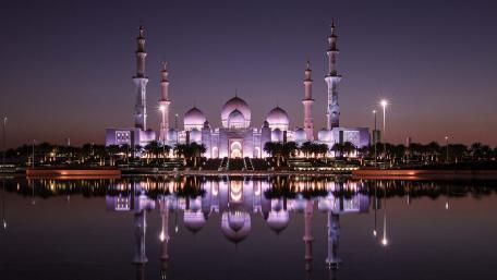 Sheikh Zayed Grand Mosque Reflections at Night in Abu Dhabi wallpaper
