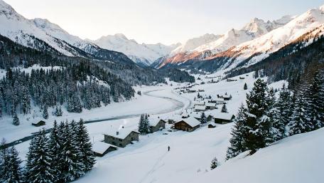 Beautiful Snowy Valley wallpaper