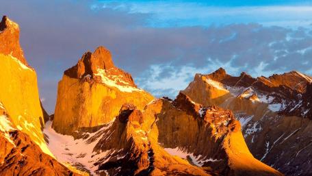 Golden Sunrise on Patagonia Peaks in Torres del Paine National Park wallpaper