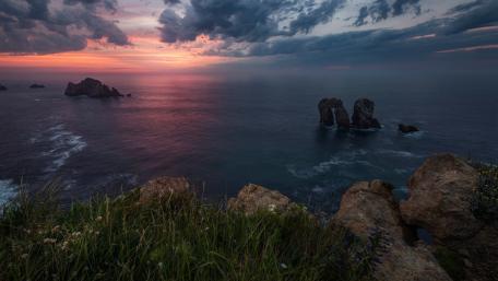 Dusk Over Urros de Liencres Sea Stacks on Cantabrian Coast wallpaper