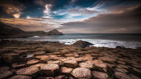 Giant's Causeway Basalt Columns at Dusk on the Northern Irish Coast wallpaper