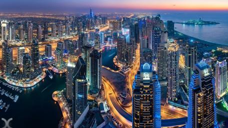 Dubai Marina Skyline at Twilight Over Glittering Waterways wallpaper