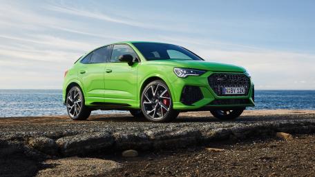 Audi RS Q3 Sportback in vivid green by the sea wallpaper