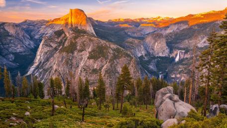 Golden Hour Panorama Over Yosemite Valley From Glacier Point View wallpaper
