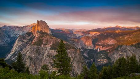 Sunset Panorama from Glacier Point Over Yosemite Valley and Half Dome wallpaper