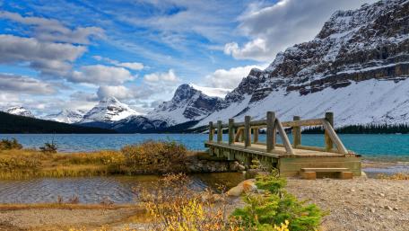 Reflections of Crowfoot Mountain on Bow Lake in Banff National Park wallpaper