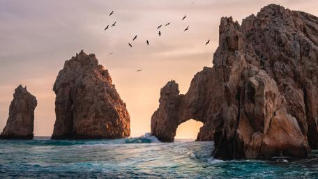 Sunset Serenity at the Arch of Cabo San Lucas wallpaper