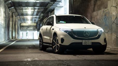Mercedes Benz EQC Electric SUV Glowing in Urban Tunnel 5K wallpaper