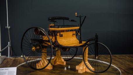 Benz Patent Motorwagen Museum Classic in Crisp 5K Detail wallpaper