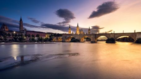 Twilight Over Zaragoza and Our Lady of the Pillar Basilica wallpaper