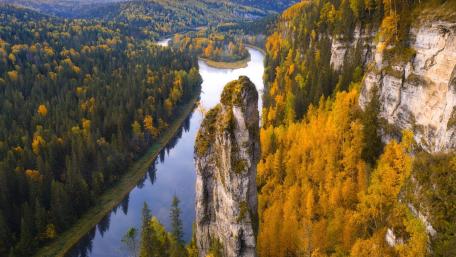 Devil's Finger Above the Usva River in Autumn Perm Krai Russia wallpaper
