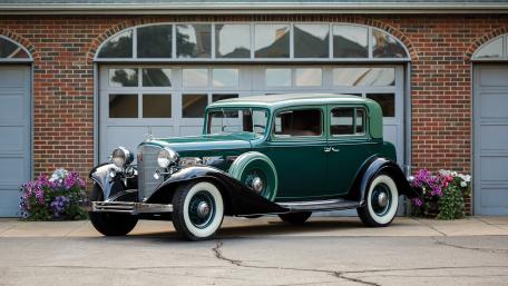 1933 Cadillac V12 Town Sedan Classic Elegance in 4K wallpaper
