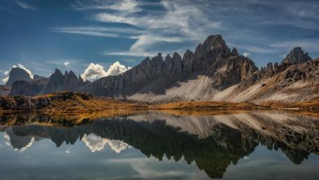 Mirror Calm at Laghi del Piani beneath the Dolomites wallpaper