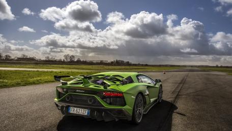 Green Lamborghini Aventador SVJ Ready for the Open Runway wallpaper