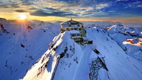 Sunrise over Schilthorn in the Alps wallpaper