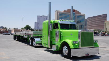 Lime Green Peterbilt 379 Long Nose Rig with Flatbed Trailer 4K wallpaper