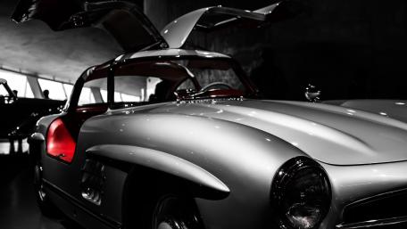 Monochrome Mercedes-Benz 300 SL Gullwing Elegance in 4K wallpaper