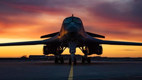 B-1B Lancer Sunset Runway Stance United States Air Force Power wallpaper