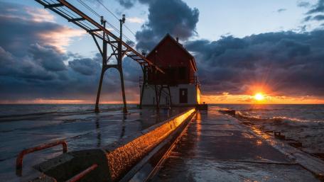 Grand Haven Lighthouse Sunset Over Lake Michigan Horizon wallpaper