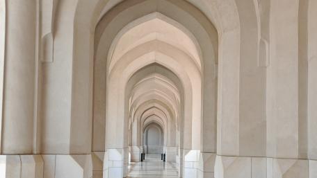 Endless Arches at Bait Al Aalam Arcade in Muscat Oman wallpaper
