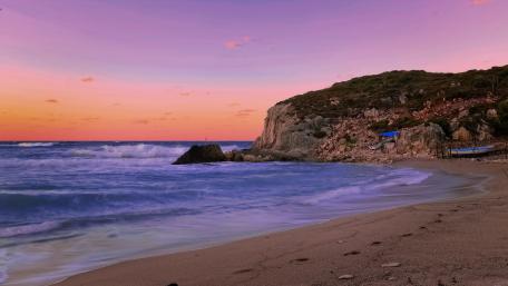 Twilight Waves on the Rocky Shores of Şile Istanbul Turkey wallpaper