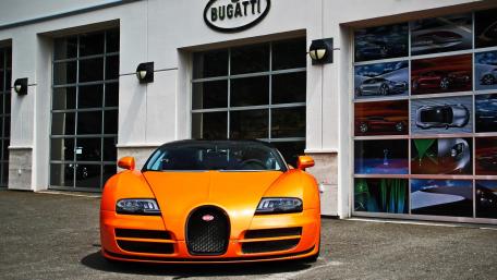 Orange Bugatti Veyron Showcase wallpaper