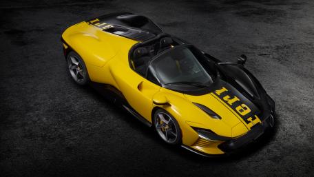 Ferrari Daytona SP3 Yellow Black Racing Beauty wallpaper