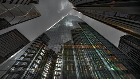Towering Glass Metropolis Skyline wallpaper