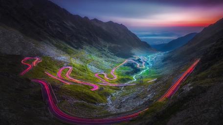 Twilight Lights on the Transfagarasan Road wallpaper