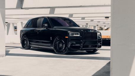 Black Rolls Royce Cullinan Luxury SUV wallpaper