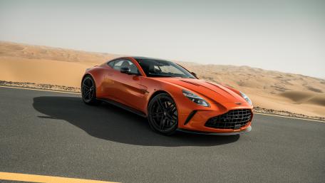 Desert Road Aston Martin Vantage wallpaper