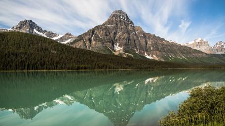 Turquoise Reflection at Mount Chephren wallpaper