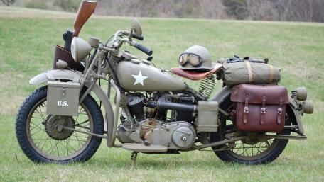 WWII Military Harley Cruiser in Olive Drab wallpaper