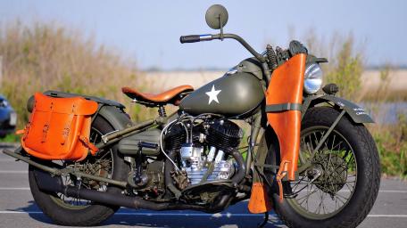 Military Cruiser Motorcycle with Vintage War Style wallpaper