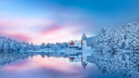Frozen Lake Cottage at Sunrise wallpaper