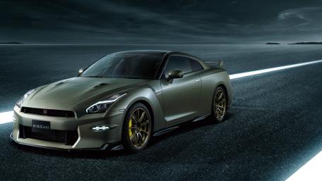 Nissan GT R Premium Edition at Night wallpaper