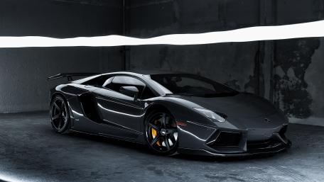 Dark Lamborghini Aventador in Studio Light wallpaper